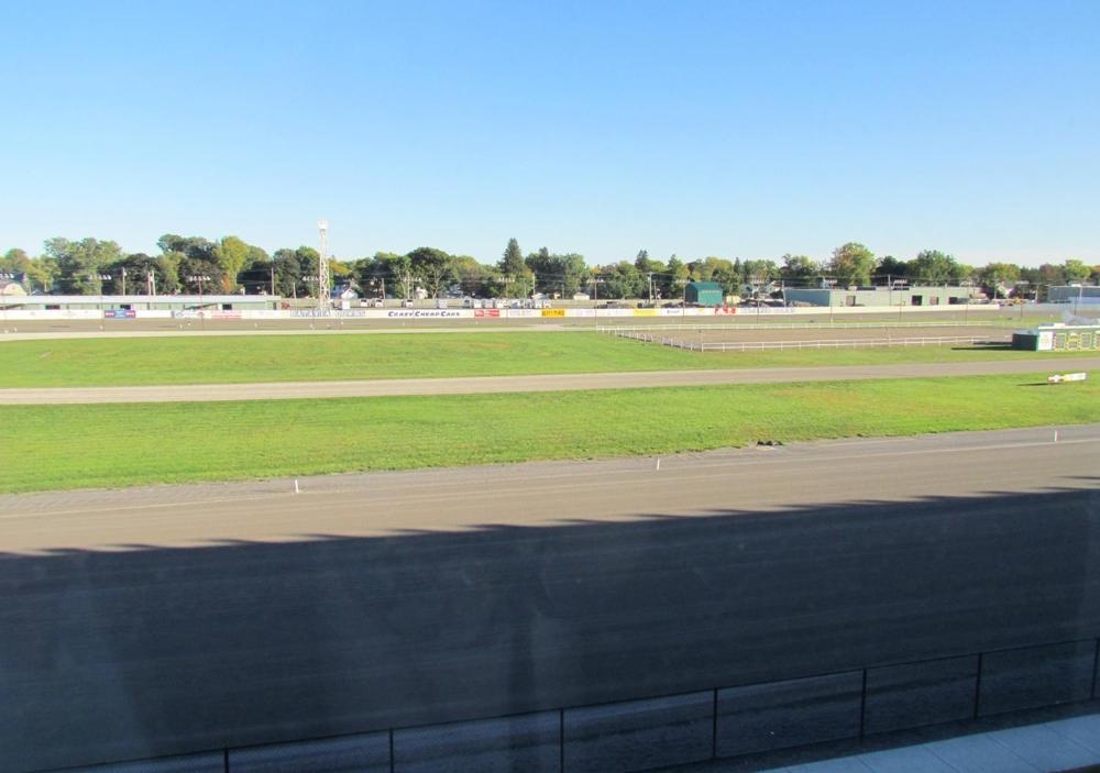 Hotel at Batavia Downs Image 23