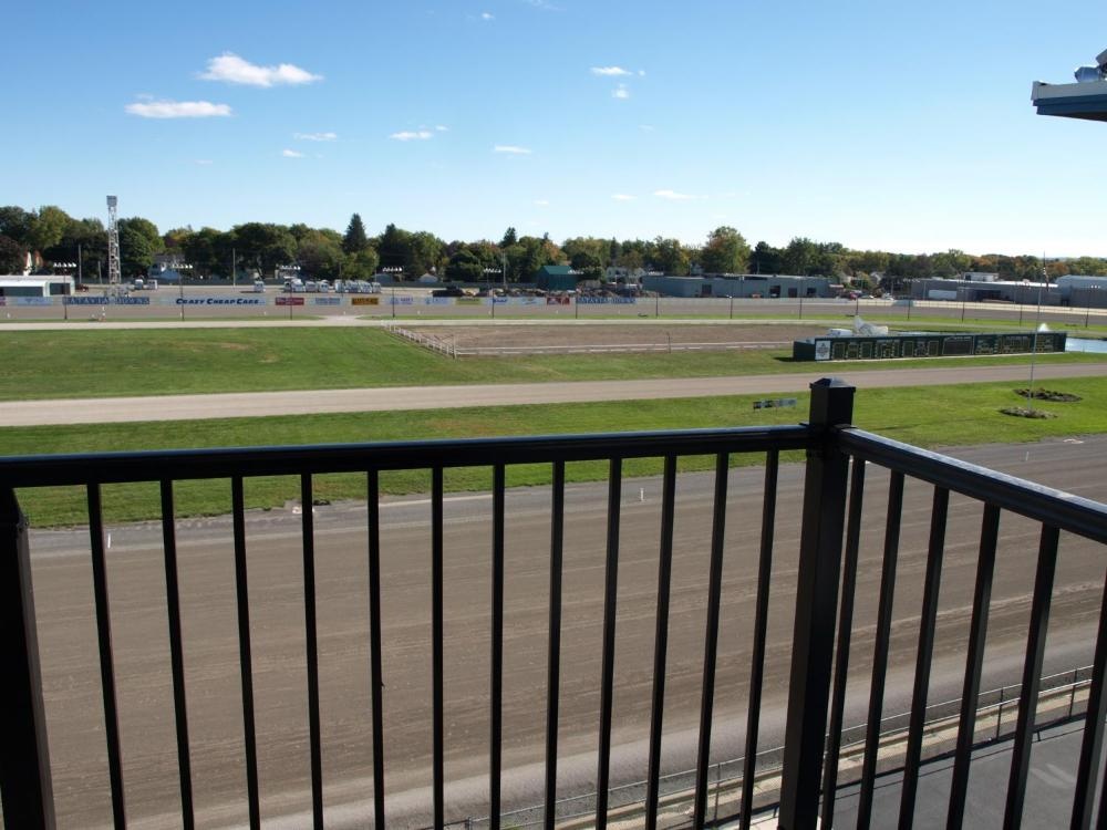 Hotel at Batavia Downs Image 26