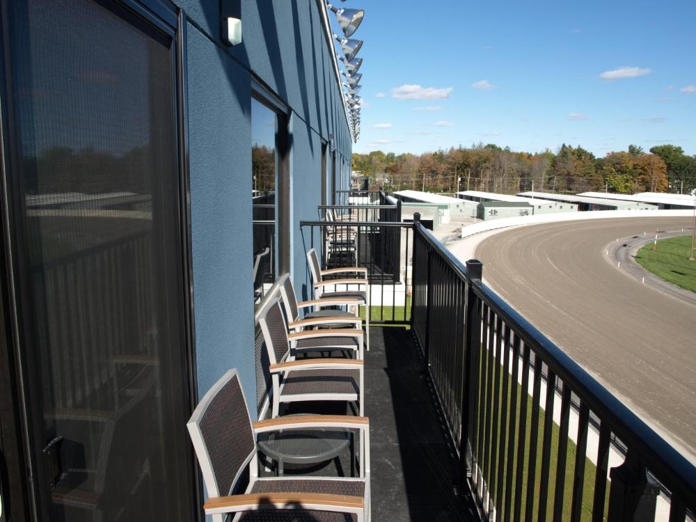 Hotel at Batavia Downs Image 27